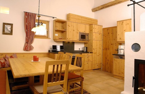 Hochkrimml House | Holiday Home 'Silberleiten' with Mountain View, Private Garden and Wi-Fi