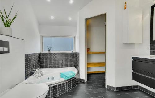 Sæby House | Holiday Home Strandgården