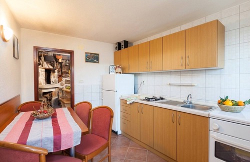 Zivogosce House | Holiday home Sweet Shelter with jacuzzi