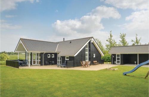 Nr. Lyngby Strand House | Holiday Home Toftevej Løkken V