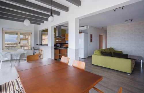 Molinell House | Holiday Home 'Villa Rosa 2' with Sea View, Wi-Fi and Air Conditioning