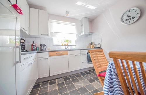 Marcouray House | Holiday home with a terrace in Warisy