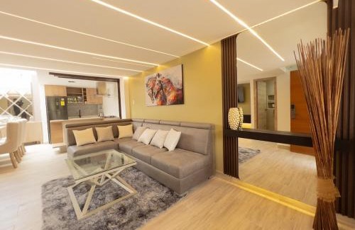 Banos de Agua Santa Villa | Holiday Home with Pool in Baños Tungurahua