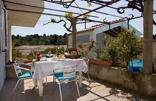 Veliki Drvenik House | Holiday house Drvenik Veliki for 1 - 6 persons with 3 bedrooms - Row house
