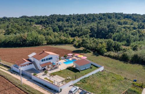 Domijanici Villa | Holiday house in rural Istria with pool and hydromassage