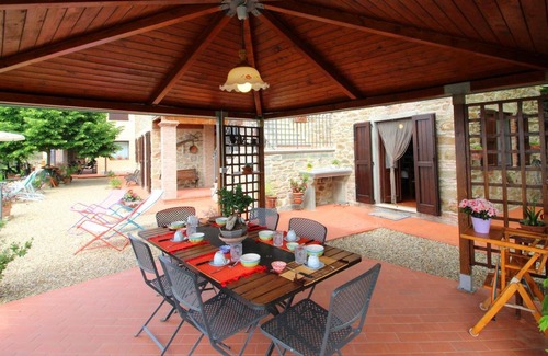 Loro Ciuffenna House | Holiday house Loro Ciuffenna for 1 - 10 persons with 5 bedrooms - Holiday home