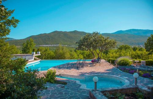 Srijane House | Holiday house Ma & Ma with pool, parking, high speed Internet, BBQ.