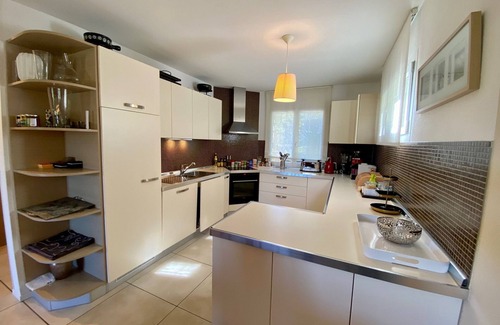 Magadino House | Holiday house Magadino for 1 - 5 persons with 3 bedrooms - Twin house