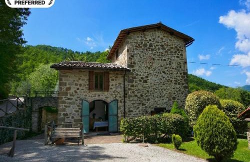 Lisciano Niccone House | Holiday house overlooking lake near Tuscany