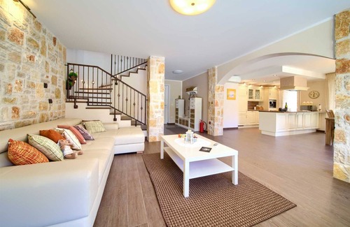 Porat Villa | Holiday house SEASCAPE II with heated pool near the sea