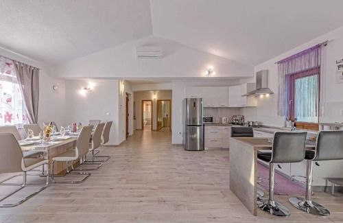 Valtura House | Holiday house Valtura for 1 - 8 persons with 4 bedrooms - Holiday home