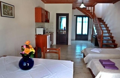 Douliana Apartment | Holiday house with a terrace and balcony