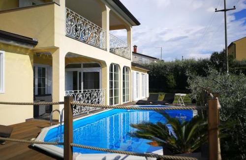 Rosini House | Holiday House with Private Pool Villa Seabird