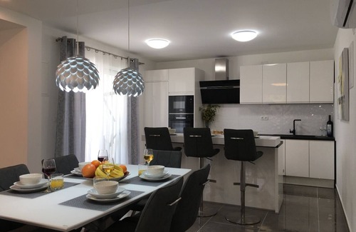 Cove Basina (Jelsa) Apartment | Holiday Hvar LUX 2.