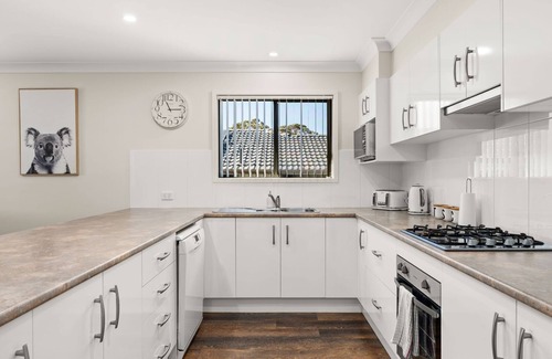 Sussex Inlet House | Holiday In The Moos - Four bedroom home of relaxation!