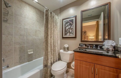 Marco Island Resort | HOLIDAY INN CLUB VACATIONS MARCO ISLAND - SUNSET COVE RESORT - 3 Bedrooms