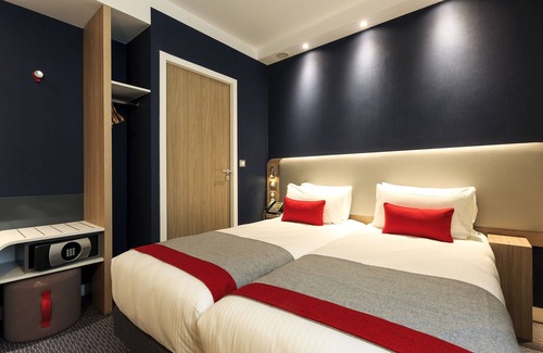 Velizy-Villacoublay Hotel | Holiday Inn Express Paris - Velizy by IHG