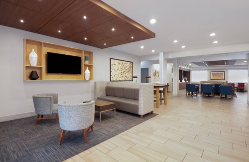 Acworth Hotel | Holiday Inn Express Acworth - Kennesaw Northwest by IHG