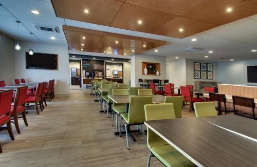 Hanover Hotel | Holiday Inn Express Baltimore BWI Airport West by IHG