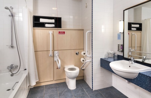 Birmingham Hotel | Holiday Inn Express Birmingham Star City by IHG