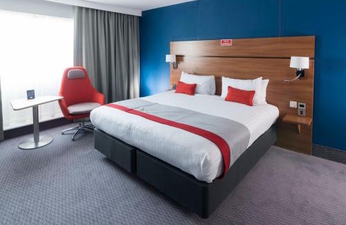 Birmingham Hotel | Holiday Inn Express Birmingham Star City by IHG