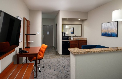 Farmington Hotel | Holiday Inn Express Farmington - Bloomfield by IHG