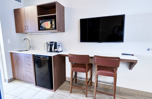 Dieppe Hotel | Holiday Inn Express Hotel & Suites Airport Dieppe by IHG