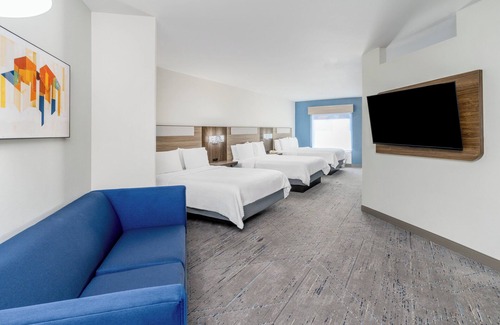 Thornton Hotel | Holiday Inn Express Hotel & Suites Denver North - Thornton by IHG