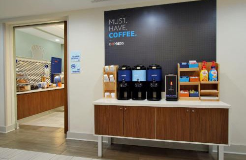 Lapeer Hotel | Holiday Inn Express Lapeer by IHG