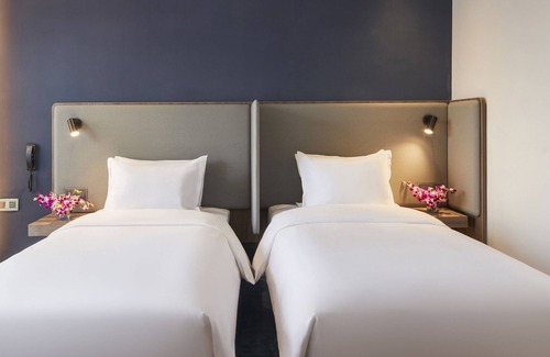 Xuhui Hotel | Holiday Inn Express Shanghai Xuhui Binjiang by IHG