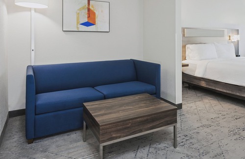 Hillside Hotel | Holiday Inn Express & Suites Chicago West - O'Hare Arpt Area by IHG
