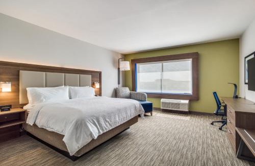 Denton Hotel | Holiday Inn Express & Suites - Denton South by IHG