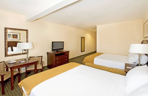 Willcox Hotel | Holiday Inn Express & Suites Willcox by IHG