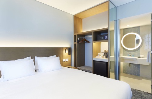 Mascot Hotel | Holiday Inn Express Sydney Airport by IHG