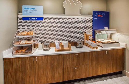 Christiansburg Hotel | Holiday Inn Express Hotel & Suites Christiansburg by IHG