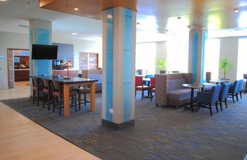 Columbia City Hotel | Holiday Inn Express & Suites - Columbia City by IHG