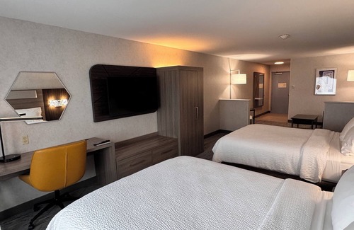 East Syracuse Hotel | Holiday Inn Express & Suites Dewitt (Syracuse) by IHG
