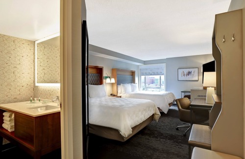 Byward Market - Parliament Hill Hotel | Holiday Inn Ottawa Dwtn - Parliament Hill by IHG