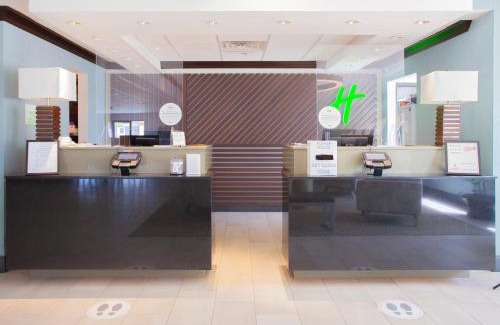 Spring Hotel | Holiday Inn & Suites Spring - The Woodlands