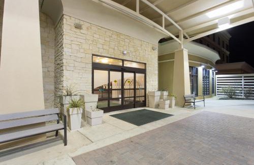 Texarkana Hotel | Holiday Inn Texarkana Arkansas Convention Center by IHG