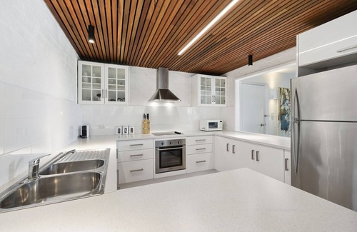 Noosa Heads Apartment | Holiday Noosa Style, Great location, Pet Friendly