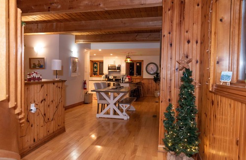 Fort Erie House | Holiday Retreat House
