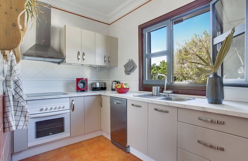 Playa Blanca Villa | Holiday Villa Casa Sultana Close to Beach with Mountain View, Wi-Fi, Terrace & Pool