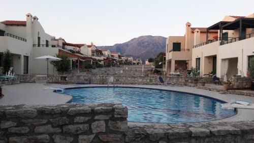 Asprouliani Villa | Holiday villa, close to the beach, with swimming pool and mountain views