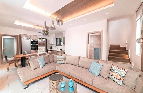 Filaki House | Holiday villa "Minaos Grand" with private pool