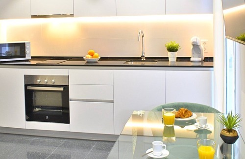 Alicante City Centre Apartment | HoliHome Rambla 24