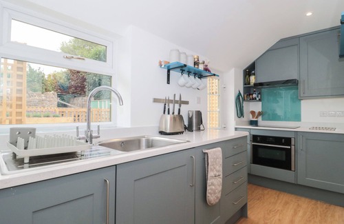 Brympton House | HOLLY COTTAGE, pet friendly, character holiday cottage in West Coker