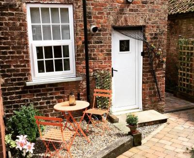 Wold Newton House | Holly cottage Wold Newton, near Yorkshire coast