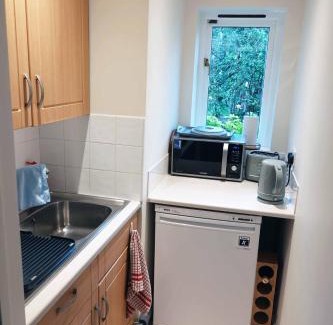 Milton Keynes House | Holly Tree Hideaway