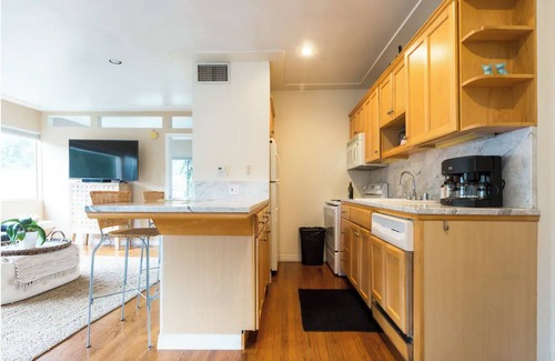 Hollywood Hills House | Hollywood Hills ZEN Guesthouse 1 Bedroom + 1 Bathroom Pool XL Outdoor Patio Pool